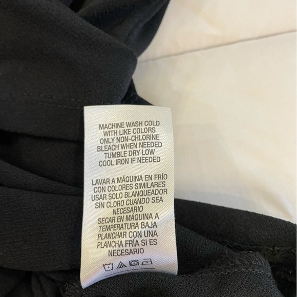 Jaclyn Smith Black top with cut-out arms with ties Size Large - Picture 9 of 9